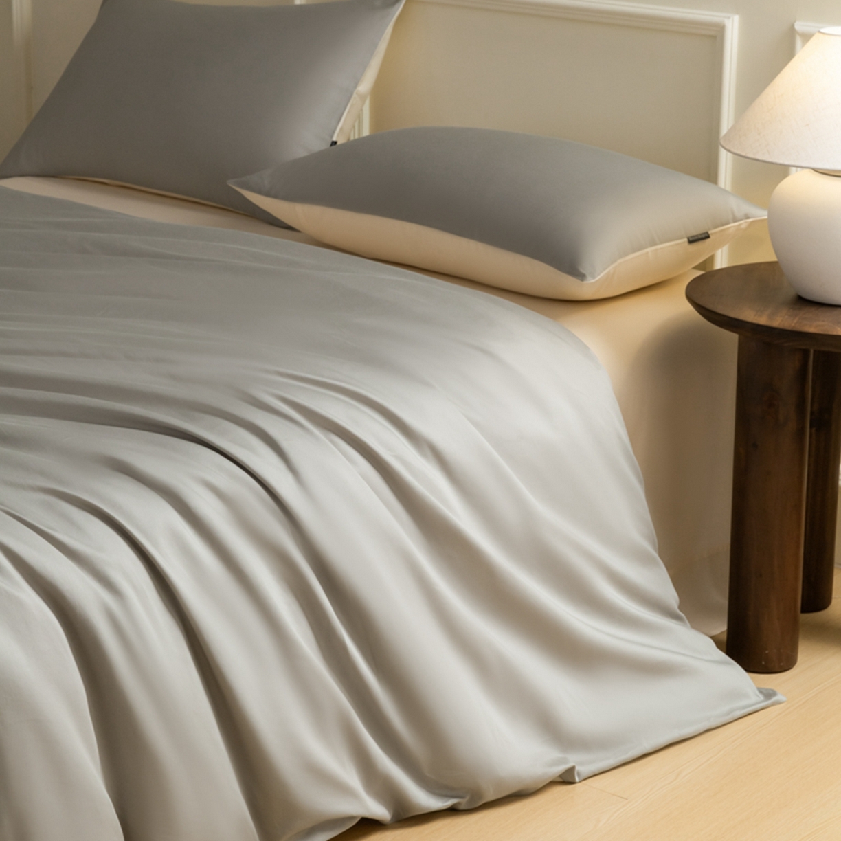 91家纺网 家纺一手货源 找家纺 秀色家纺 2026新款高端100pro新疆长绒棉床上四件套全棉纯棉四季纯色双拼高级感礼品团购四件套-米朵 米朵-烟墨灰+奶昔白