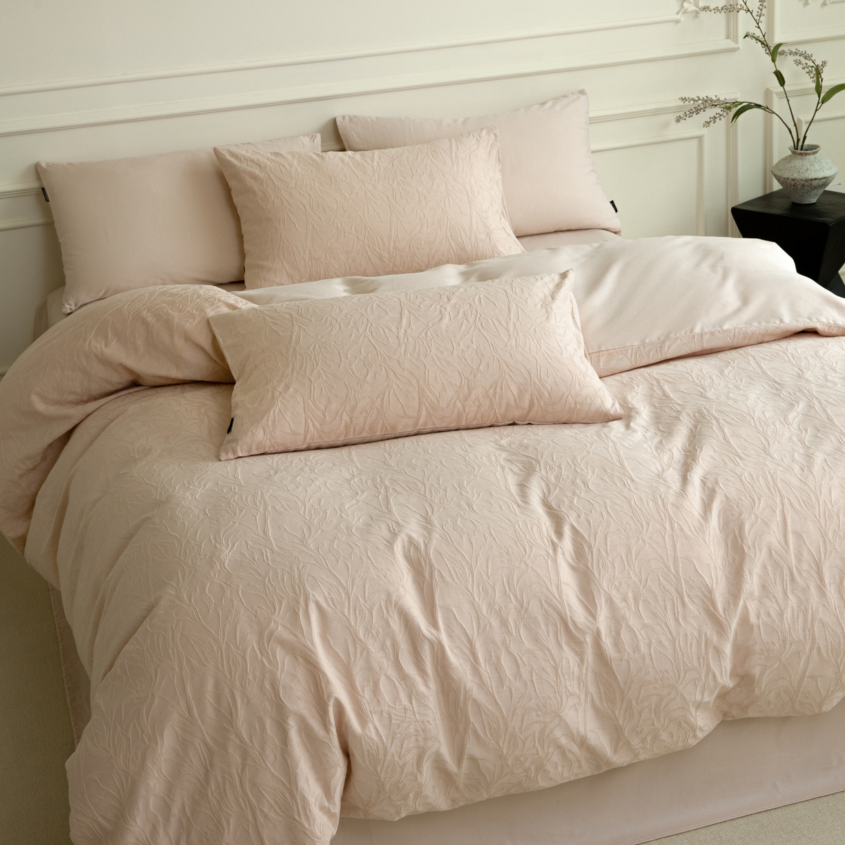 91家纺网 家纺一手货源 找家纺 宜代光年 2026年新款全棉厚织提花四件套系列（第一批花型）极有家花型 蜜语