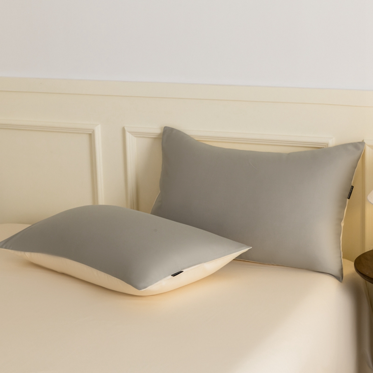 91家纺网 家纺一手货源 找家纺 秀色家纺 2026新款高端100pro新疆长绒棉床上四件套全棉纯棉四季纯色双拼高级感礼品团购四件套-米朵 米朵-烟墨灰+奶昔白