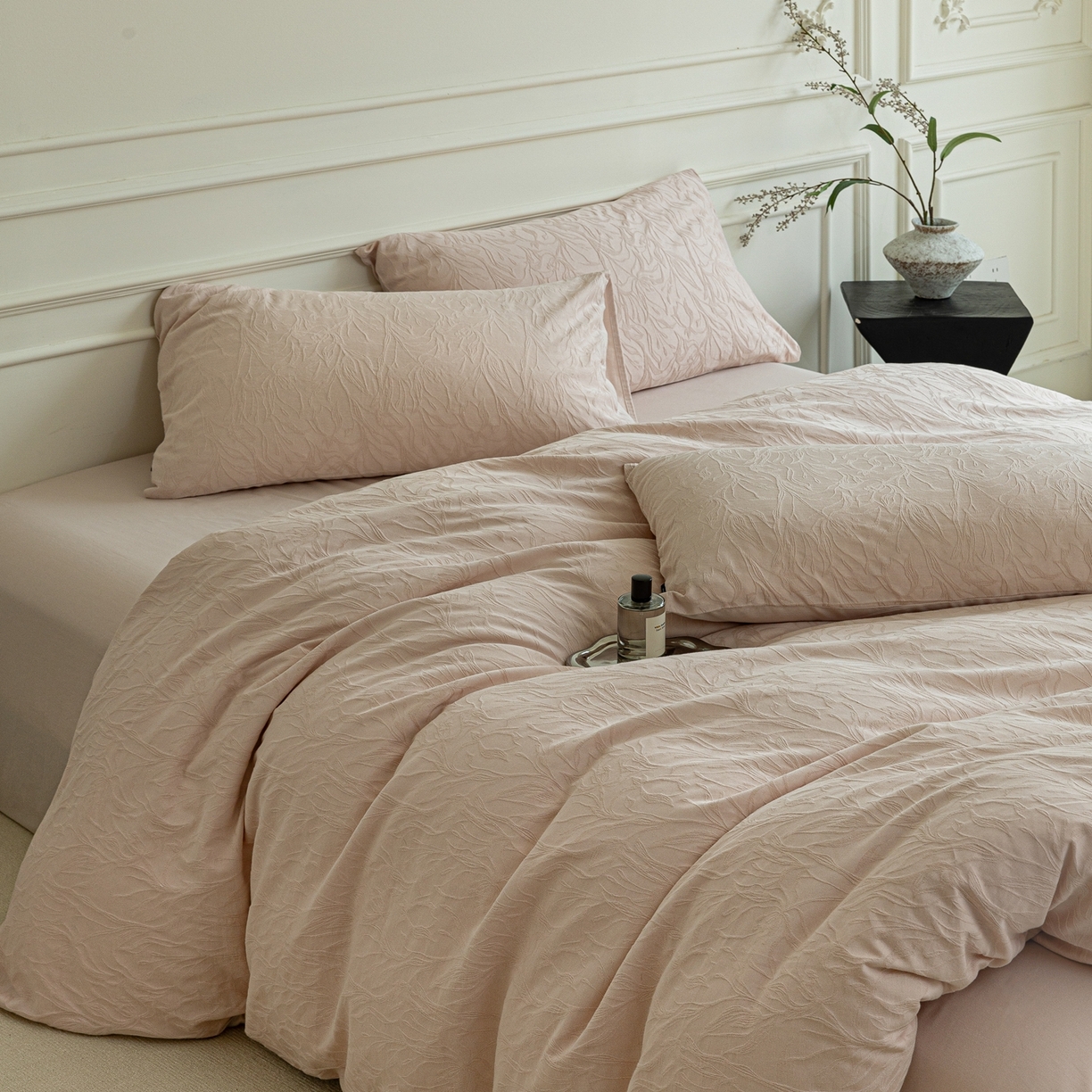 91家纺网 家纺一手货源 找家纺 宜代光年 2026年新款全棉厚织提花四件套系列（第一批花型）极有家花型 蜜语