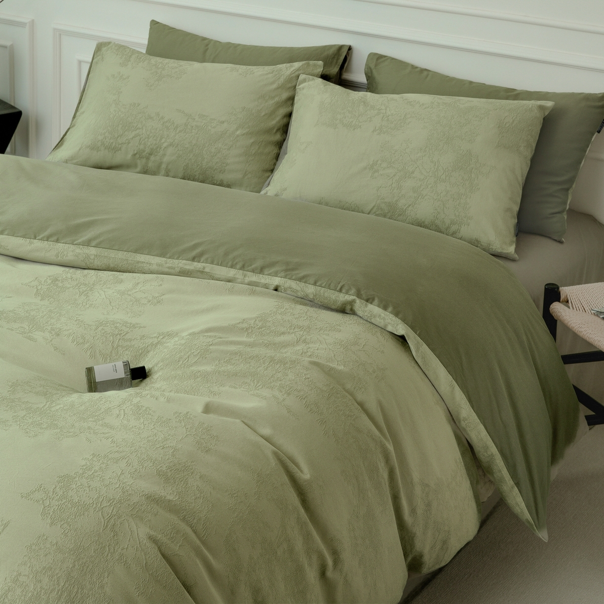 91家纺网 家纺一手货源 找家纺 宜代光年 2026年新款全棉厚织提花四件套系列（第一批花型）极有家花型 小郁葱-浅绿