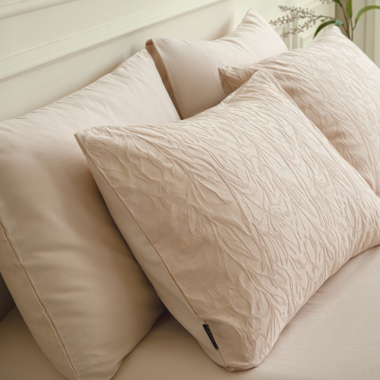 91家纺网 家纺一手货源 找家纺 宜代光年 2026年新款全棉厚织提花四件套系列（第一批花型）极有家花型 蜜语