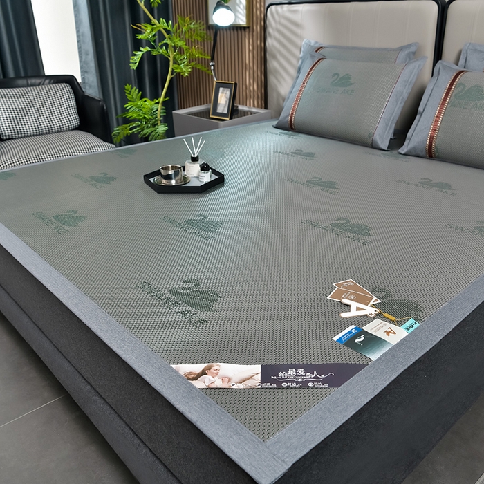 91家纺网 家纺一手货源 找家纺 小牛席业 2026新款加厚天鹅冰藤席系列 加厚款-天鹅冰藤席（墨绿）