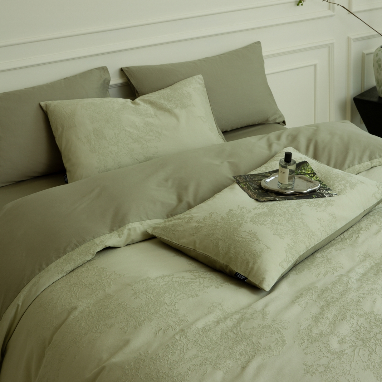 91家纺网 家纺一手货源 找家纺 宜代光年 2026年新款全棉厚织提花四件套系列（第一批花型）极有家花型 小郁葱-浅绿