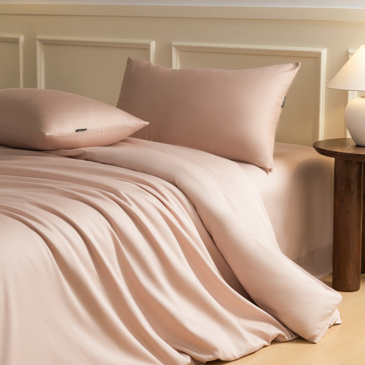 91家纺网 家纺一手货源 找家纺 秀色家纺 2026新款高端100pro新疆长绒棉床上四件套全棉纯棉四季纯色双拼高级感礼品团购四件套-米朵 米朵-茱萸粉