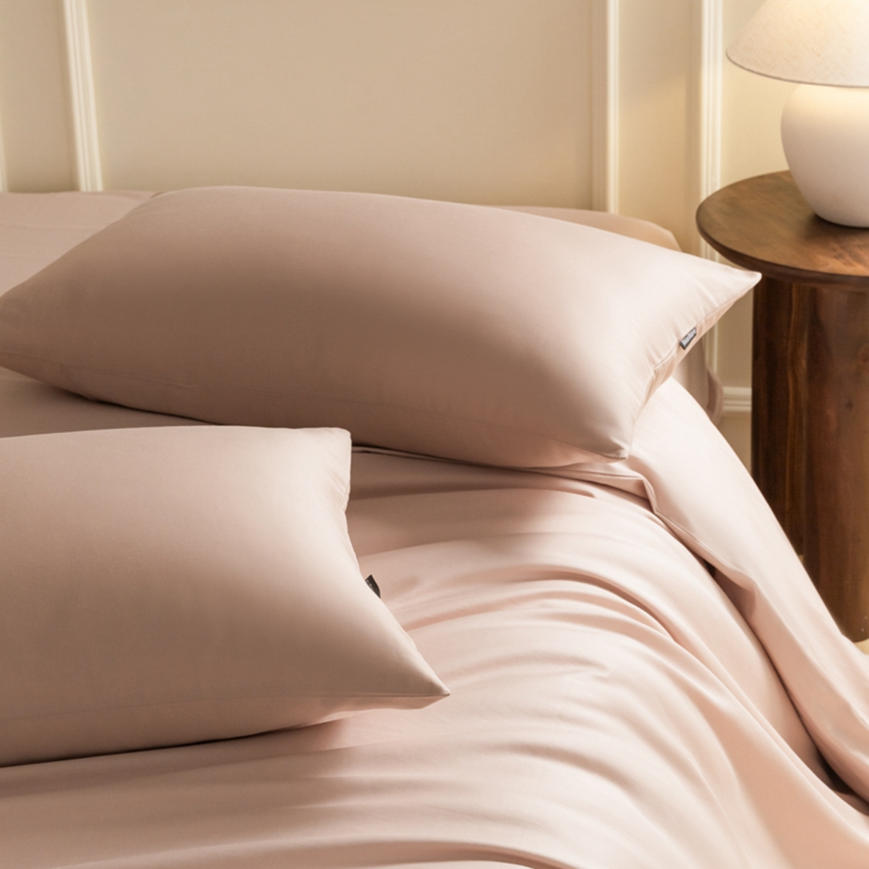 91家纺网 家纺一手货源 找家纺 秀色家纺 2026新款高端100pro新疆长绒棉床上四件套全棉纯棉四季纯色双拼高级感礼品团购四件套-米朵 米朵-茱萸粉