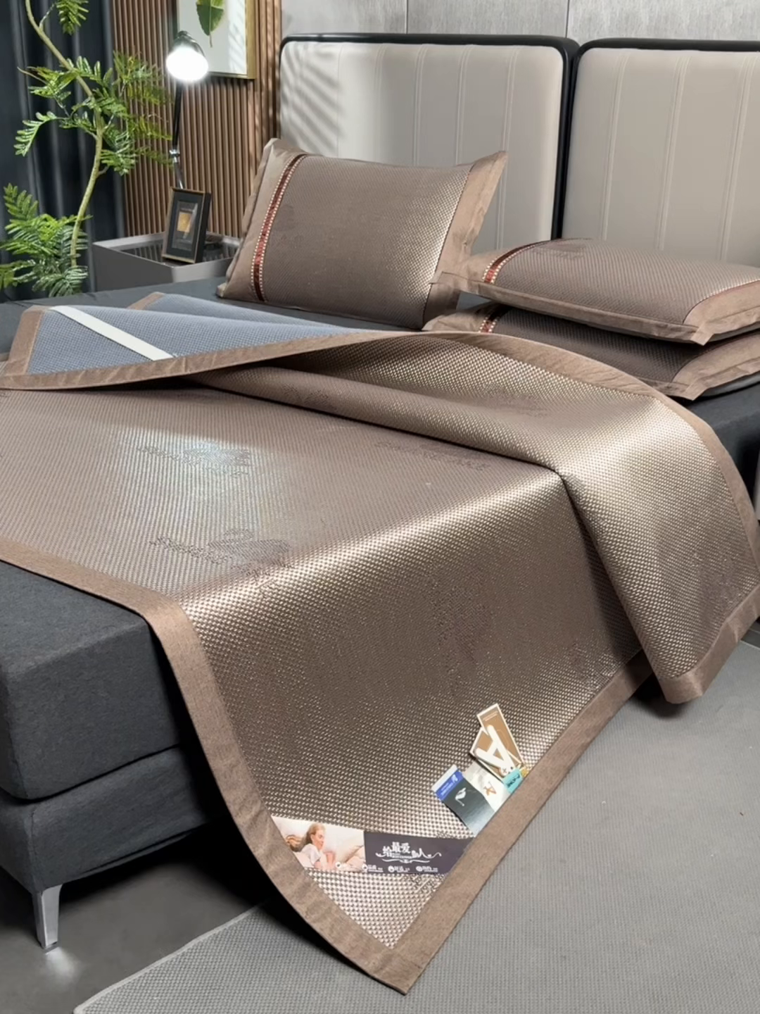 91家纺网 家纺一手货源 找家纺 小牛席业 2026新款加厚天鹅冰藤席系列 加厚款-天鹅冰藤席（香槟）