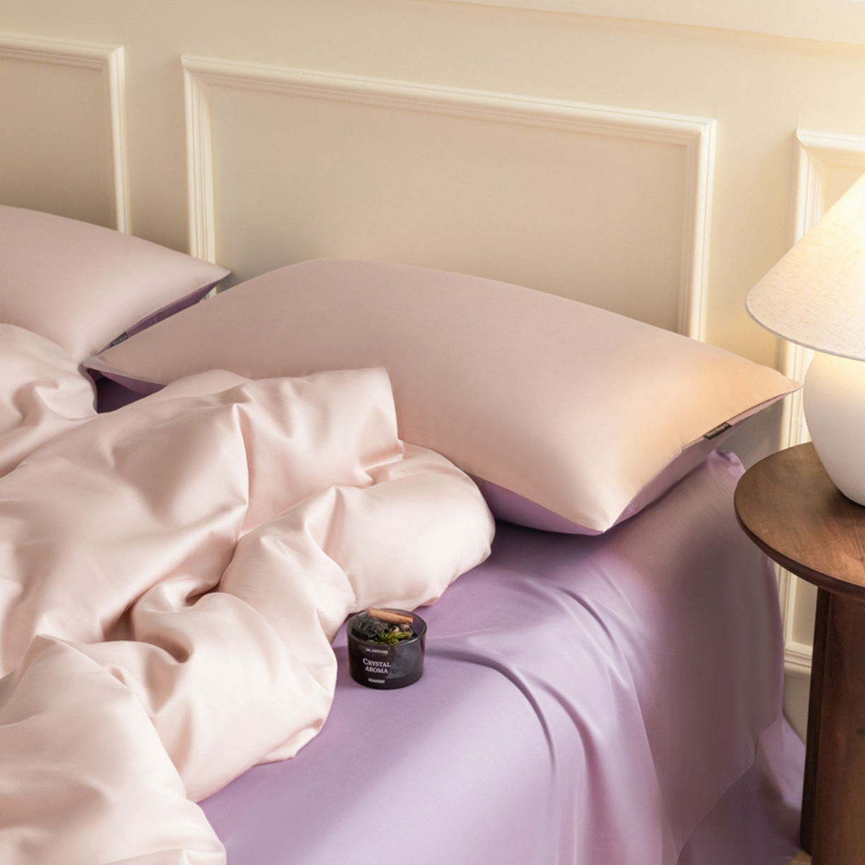 91家纺网 家纺一手货源 找家纺 秀色家纺 2026新款高端100pro新疆长绒棉床上四件套全棉纯棉四季纯色双拼高级感礼品团购四件套-米朵 米朵-茱萸粉+乌梅紫