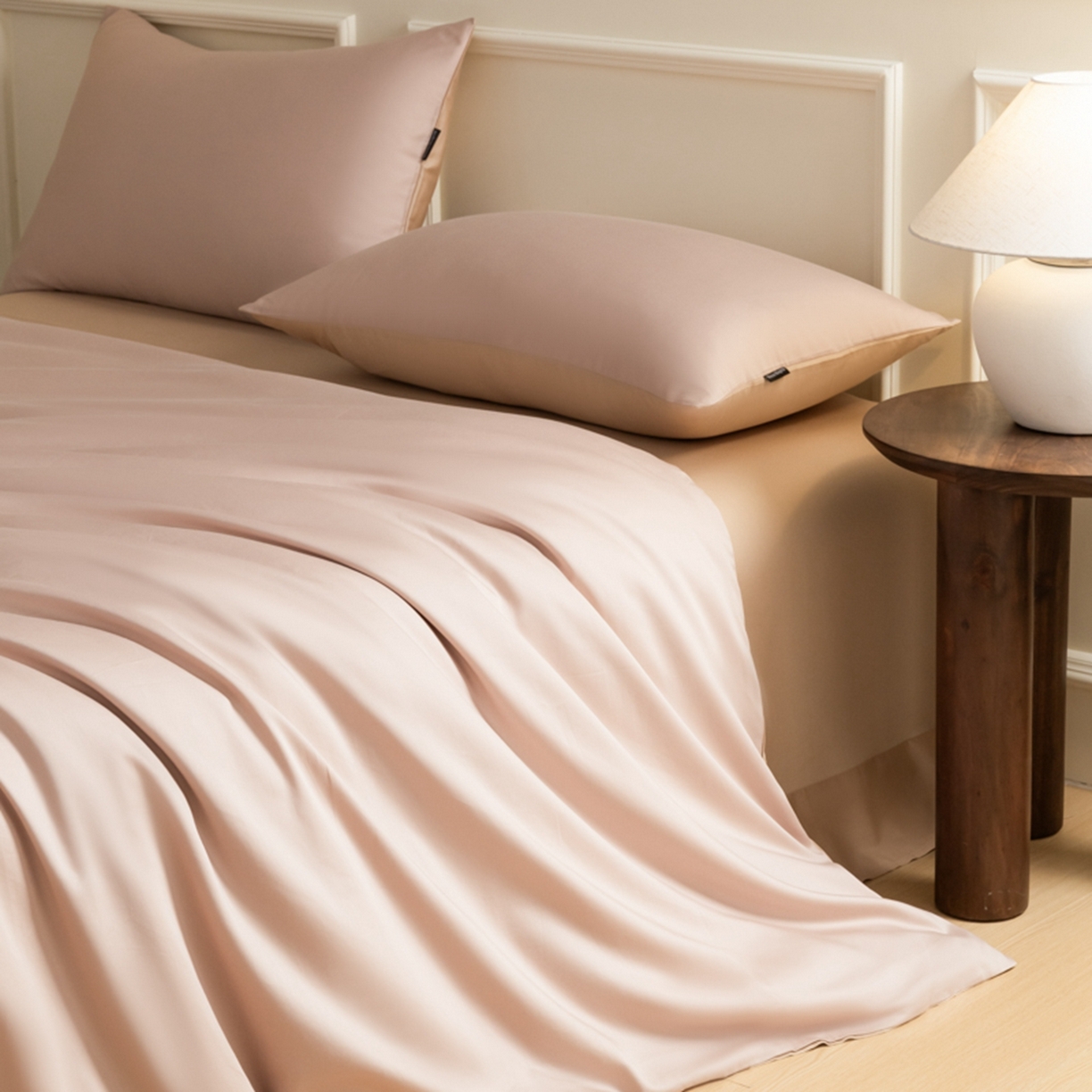 91家纺网 家纺一手货源 找家纺 秀色家纺 2026新款高端100pro新疆长绒棉床上四件套全棉纯棉四季纯色双拼高级感礼品团购四件套-米朵 米朵-茱萸粉+香槟金