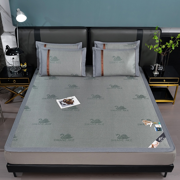 91家纺网 家纺一手货源 找家纺 小牛席业 2026新款加厚款-天鹅冰藤席系列（床笠款） 天鹅冰藤席系列（床笠款）-墨绿