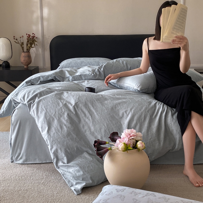 91家纺网 家纺一手货源 找家纺 宜代光年 2026年新款全棉纯棉厚织提花四件套系列（第一批花型） 蝶梦悠悠-浅蓝