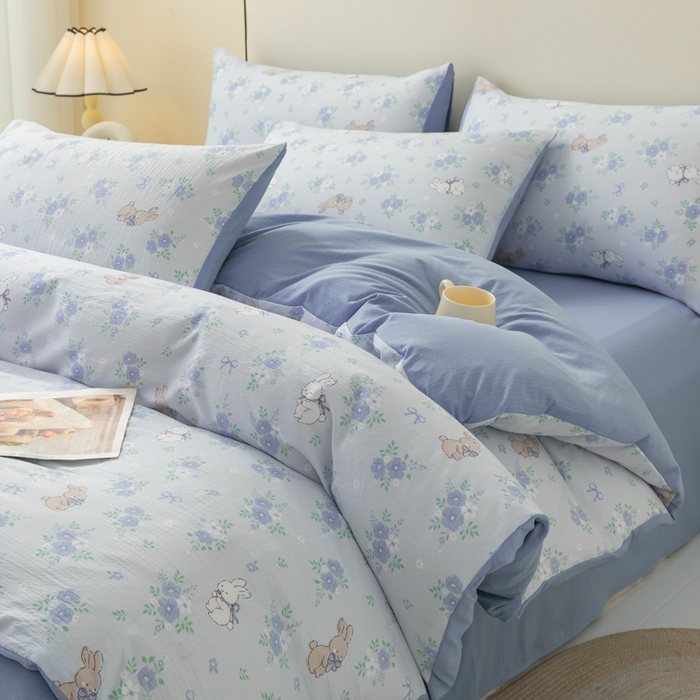 91家纺网 家纺一手货源 找家纺 铭浩家纺 2026春夏新款云感双层皱皱纱四件套 蓝兔花眠