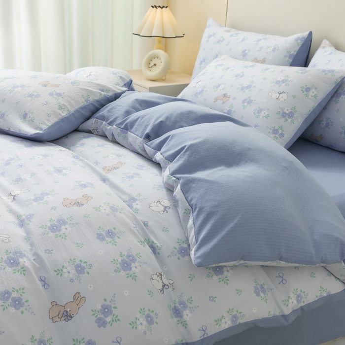 91家纺网 家纺一手货源 找家纺 铭浩家纺 2026春夏新款云感双层皱皱纱四件套 蓝兔花眠