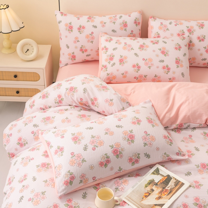 91家纺网 家纺一手货源 找家纺 铭浩家纺 2026春夏新款云感双层皱皱纱四件套 粉桃花眠