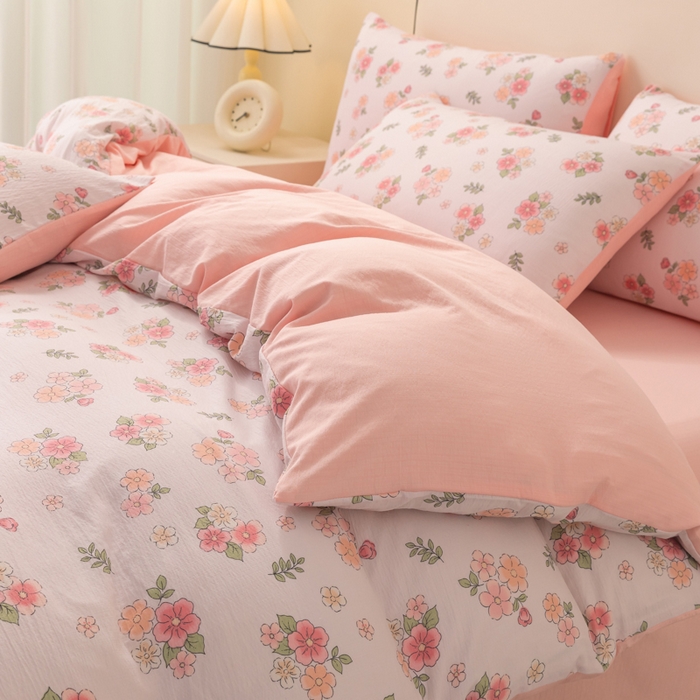 91家纺网 家纺一手货源 找家纺 铭浩家纺 2026春夏新款云感双层皱皱纱四件套 粉桃花眠