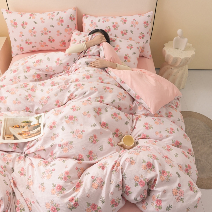 91家纺网 家纺一手货源 找家纺 铭浩家纺 2026春夏新款云感双层皱皱纱四件套 粉桃花眠