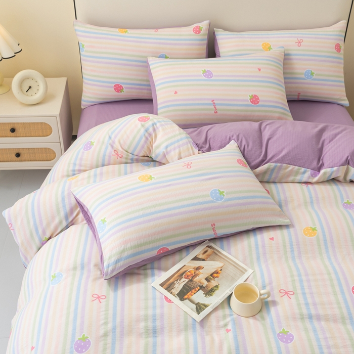 91家纺网 家纺一手货源 找家纺 铭浩家纺 2026春夏新款云感双层皱皱纱四件套 草莓乐园