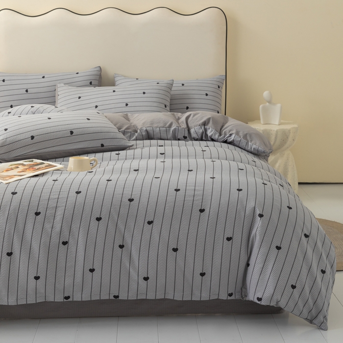 91家纺网 家纺一手货源 找家纺 铭浩家纺 2026春夏新款云感双层皱皱纱四件套 心动条纹