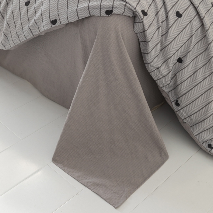 91家纺网 家纺一手货源 找家纺 铭浩家纺 2026春夏新款云感双层皱皱纱四件套 心动条纹