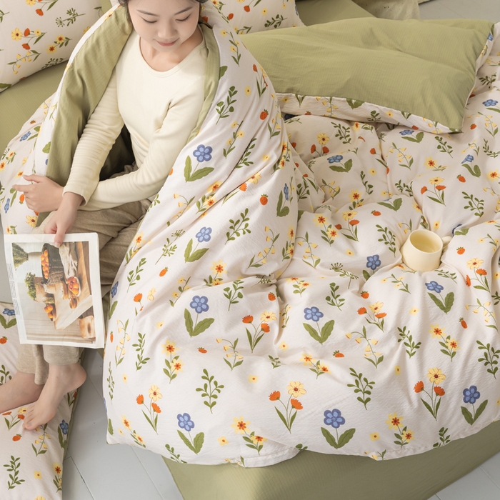 91家纺网 家纺一手货源 找家纺 铭浩家纺 2026春夏新款云感双层皱皱纱四件套 花野闲趣