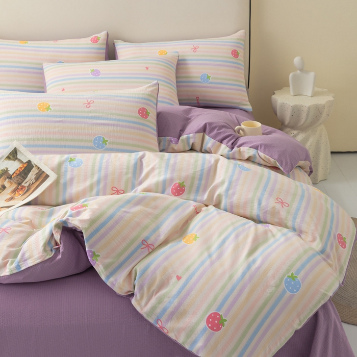 91家纺网 家纺一手货源 找家纺 铭浩家纺 2026春夏新款云感双层皱皱纱四件套 草莓乐园