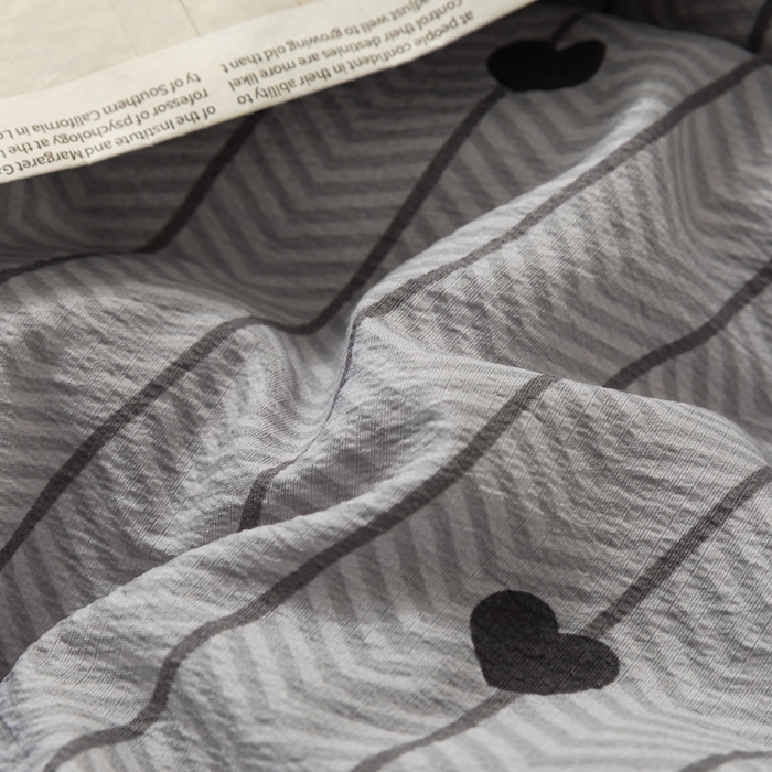 91家纺网 家纺一手货源 找家纺 铭浩家纺 2026春夏新款云感双层皱皱纱四件套 心动条纹