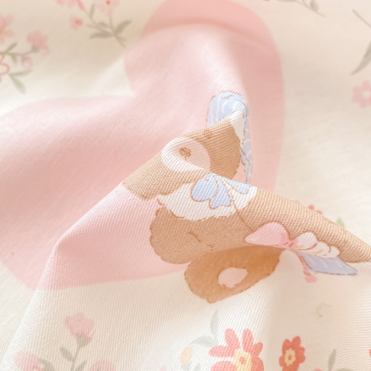 91家纺网 家纺一手货源 找家纺 女子家纺 2026新款全棉纯棉印花小清新系列单床笠单品床笠床笠单件 旧书折痕粉