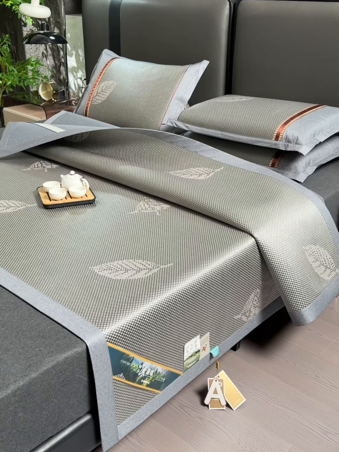 91家纺网 家纺一手货源 找家纺 小牛席业 2026新款加厚款叶语冰藤席系列 加厚款-叶语冰藤席-灰色