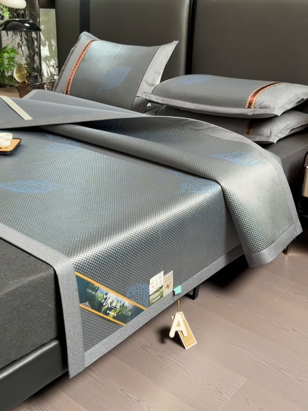 91家纺网 家纺一手货源 找家纺 小牛席业 2026新款加厚款叶语冰藤席系列 加厚款-叶语冰藤席-蓝色