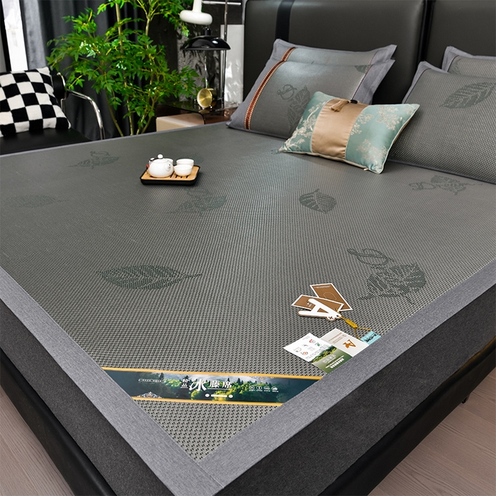 91家纺网 家纺一手货源 找家纺 小牛席业 2026新款加厚款叶语冰藤席系列 加厚款-叶语冰藤席-墨绿