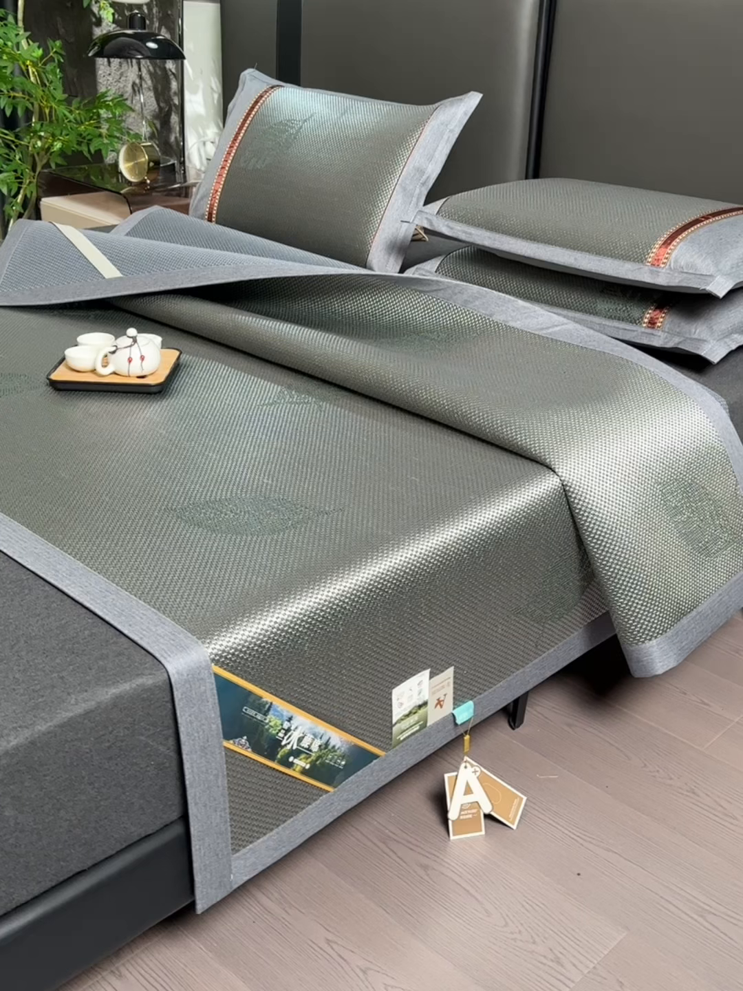 91家纺网 家纺一手货源 找家纺 小牛席业 2026新款加厚款叶语冰藤席系列 加厚款-叶语冰藤席-墨绿