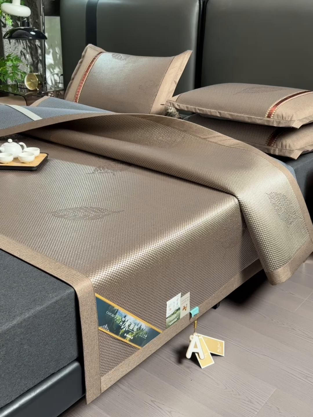 91家纺网 家纺一手货源 找家纺 小牛席业 2026新款加厚款叶语冰藤席系列 加厚款-叶语冰藤席-香槟