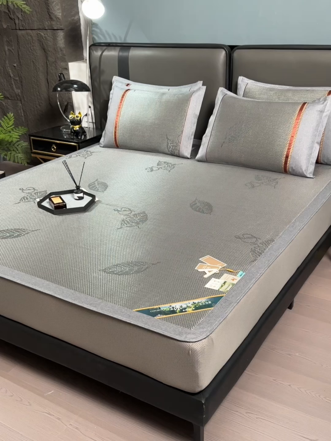 91家纺网 家纺一手货源 找家纺 小牛席业 202新款加厚款-叶语冰藤席系列（床笠款）凉席藤席冰藤席冰丝席竹席草席空调席乳胶席豆豆席 加厚款-叶语冰藤席系列床笠款-黑咖