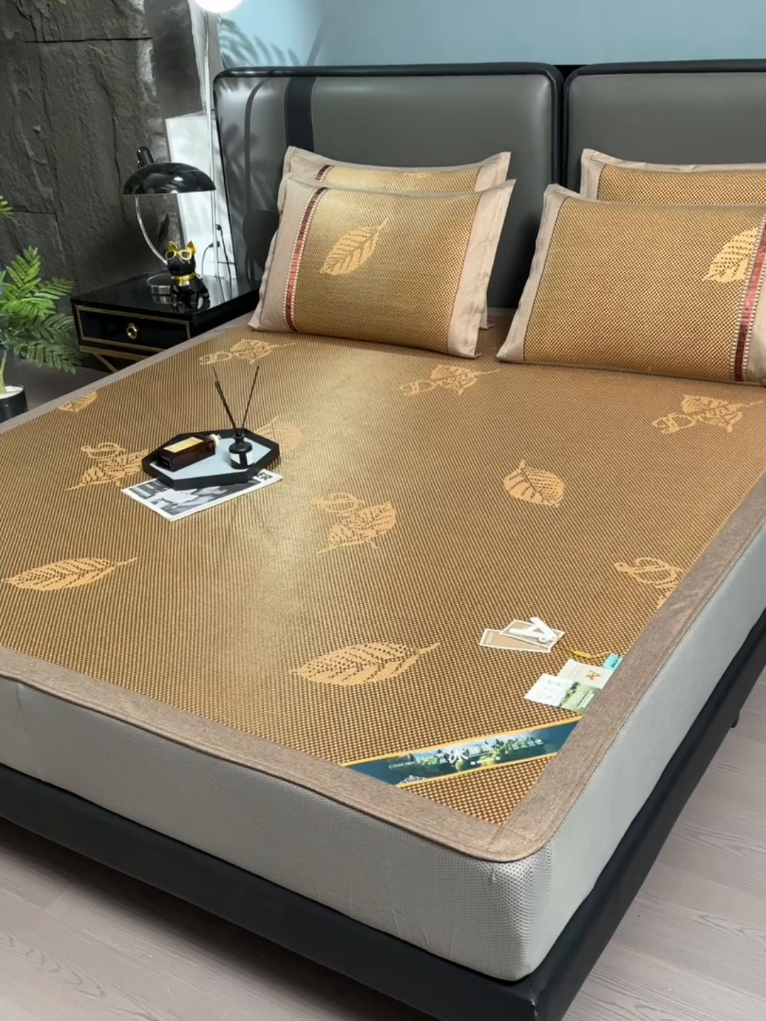 91家纺网 家纺一手货源 找家纺 小牛席业 202新款加厚款-叶语冰藤席系列（床笠款）凉席藤席冰藤席冰丝席竹席草席空调席乳胶席豆豆席 加厚款-叶语冰藤席系列床笠款-咖色