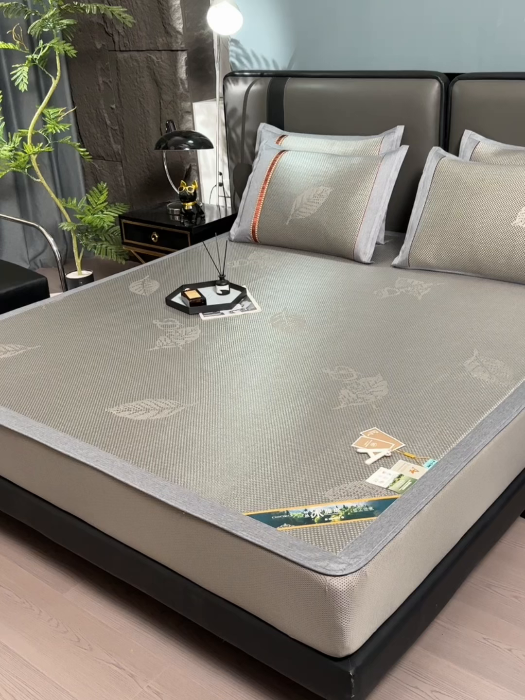 91家纺网 家纺一手货源 找家纺 小牛席业 202新款加厚款-叶语冰藤席系列（床笠款）凉席藤席冰藤席冰丝席竹席草席空调席乳胶席豆豆席 加厚款-叶语冰藤席系列床笠款-浅灰