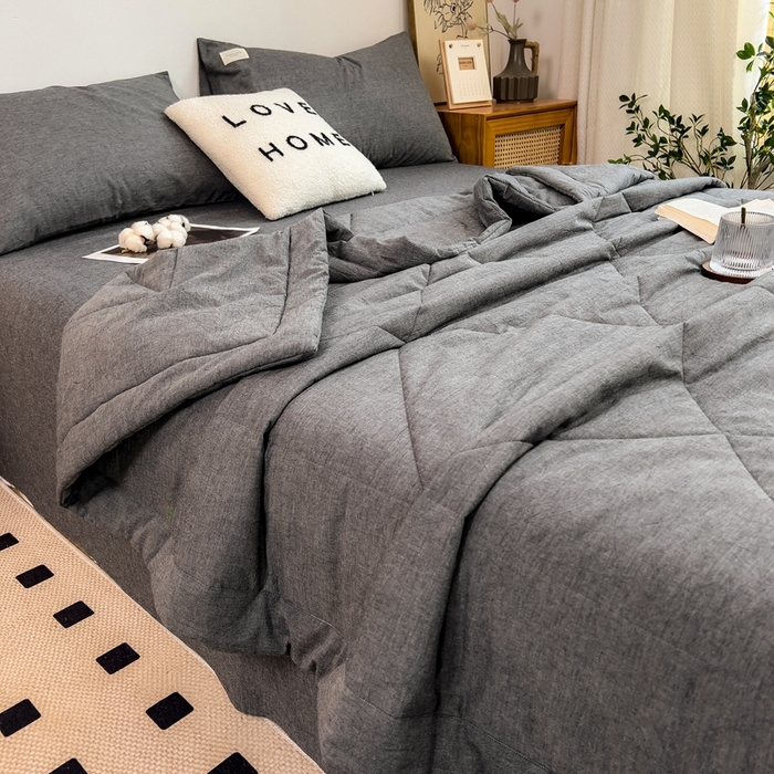 91家纺网 家纺一手货源 找家纺 宝士康家纺 2026新款10A抗菌无印风单夏被/夏被四件套 被子被芯 低调灰