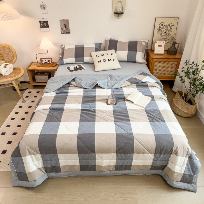 91家纺网 家纺一手货源 找家纺 宝士康家纺 2026新款10A抗菌无印风单夏被/夏被四件套 被子被芯 深蓝大格