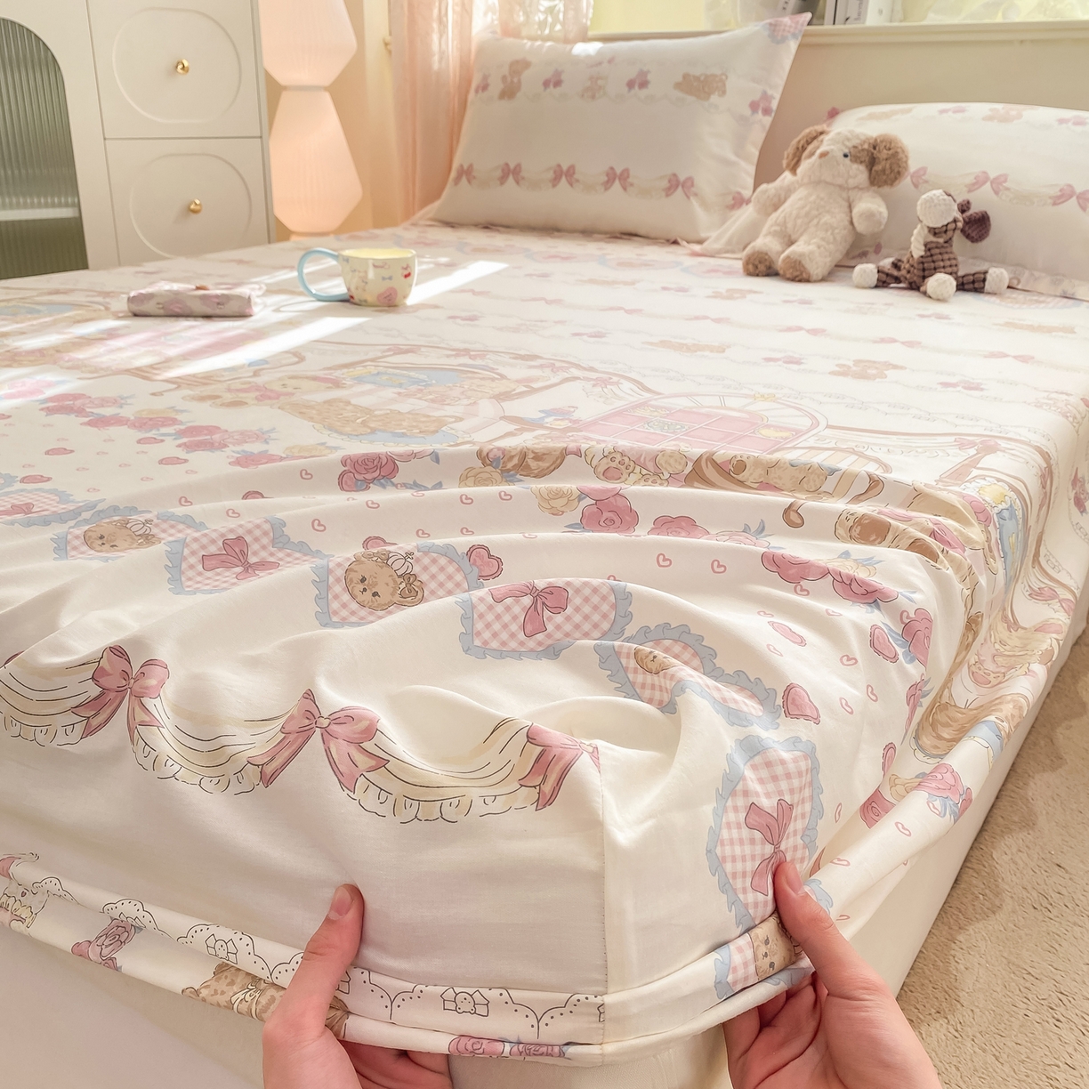 91家纺网 家纺一手货源 找家纺 女子家纺 2026新款全棉纯棉印花小清新系列单床笠单品床笠床笠单件 小熊安缦