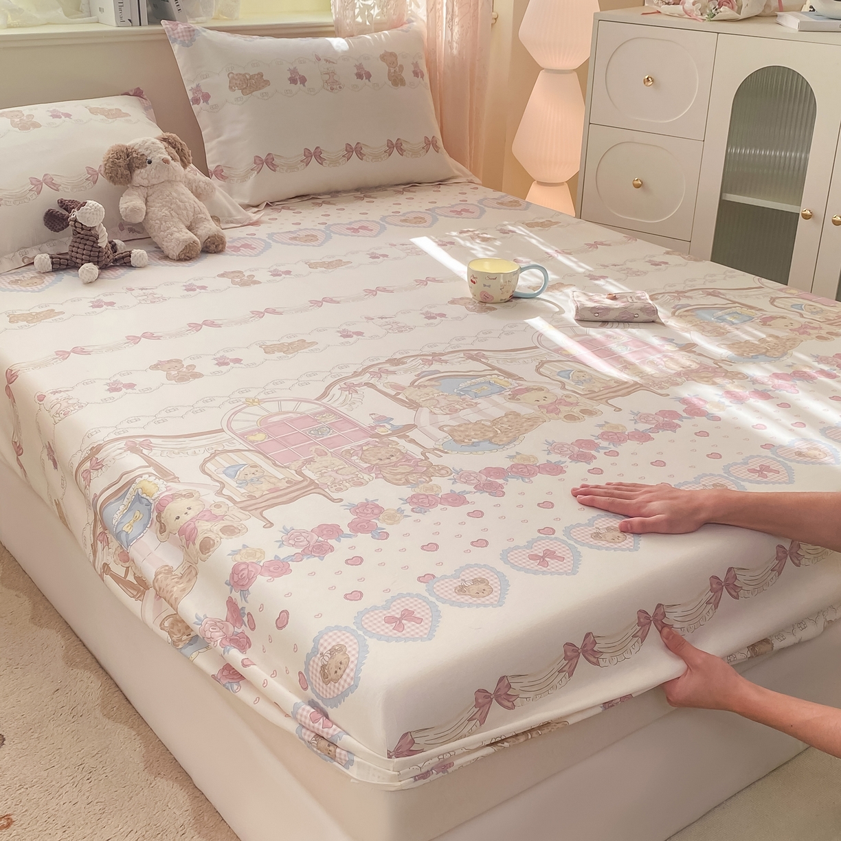 91家纺网 家纺一手货源 找家纺 女子家纺 2026新款全棉纯棉印花小清新系列单床笠单品床笠床笠单件 小熊安缦