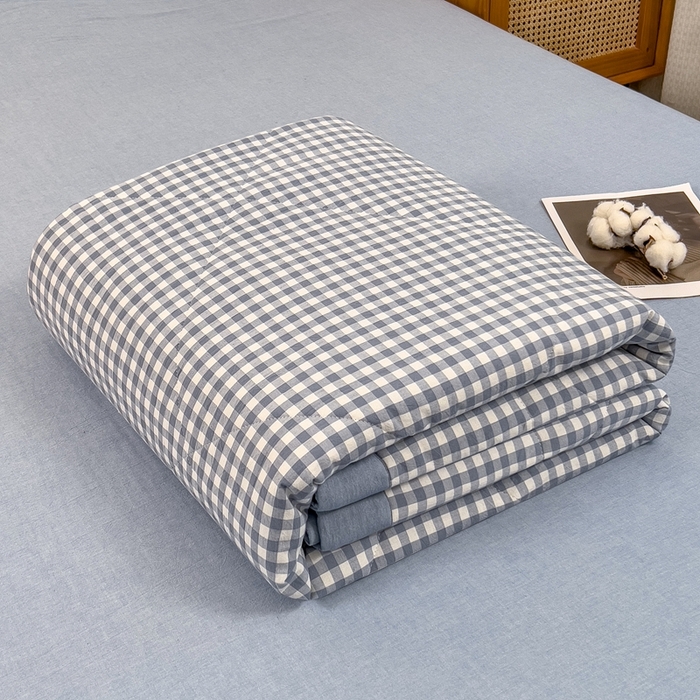 91家纺网 家纺一手货源 找家纺 宝士康家纺 2026新款10A抗菌无印风单夏被/夏被四件套 被子被芯 天蓝小格