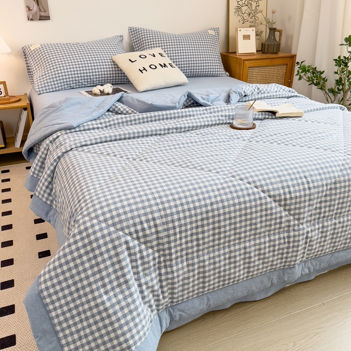 91家纺网 家纺一手货源 找家纺 宝士康家纺 2026新款10A抗菌无印风单夏被/夏被四件套 被子被芯 天蓝小格