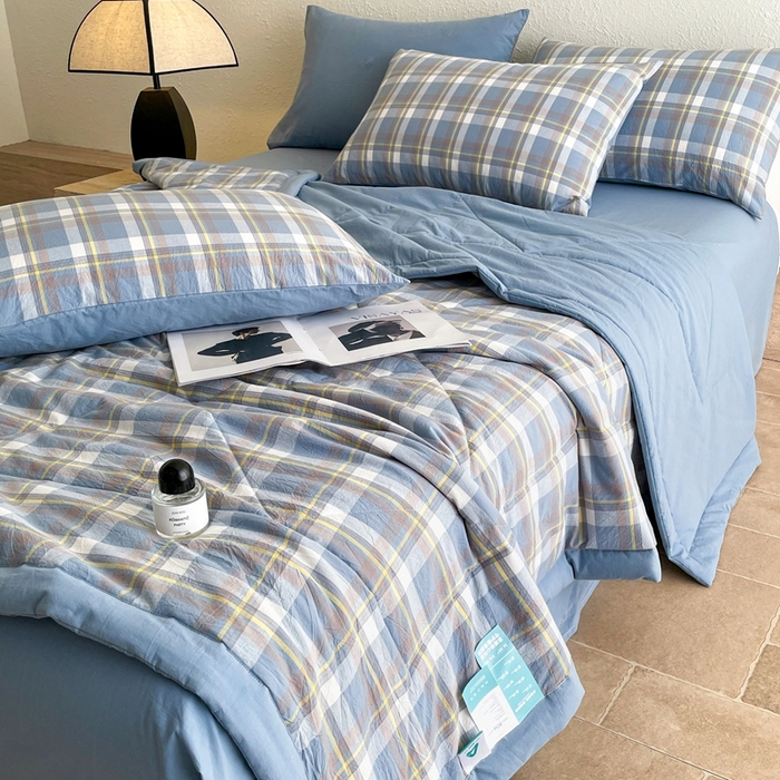 91家纺网 家纺一手货源 找家纺 宝士康家纺 2026新款10A抗菌无印风单夏被/夏被四件套 被子被芯 天蓝中格