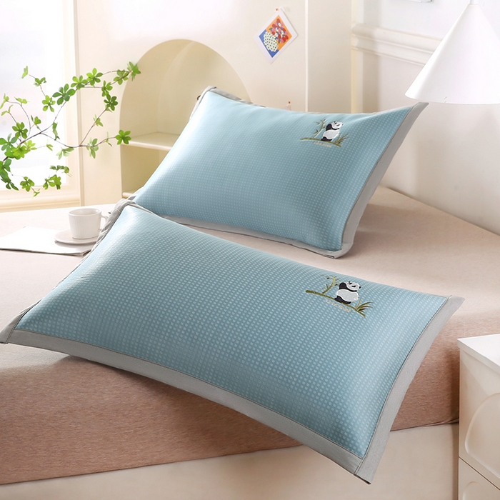 91家纺网 家纺一手货源 找家纺 小牛席业 2026新款华夫格爱家熊猫夏凉枕套 蓝色
