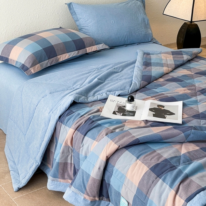 91家纺网 家纺一手货源 找家纺 宝士康家纺 2026新款10A抗菌无印风单夏被/夏被四件套 被子被芯 炫彩蓝格