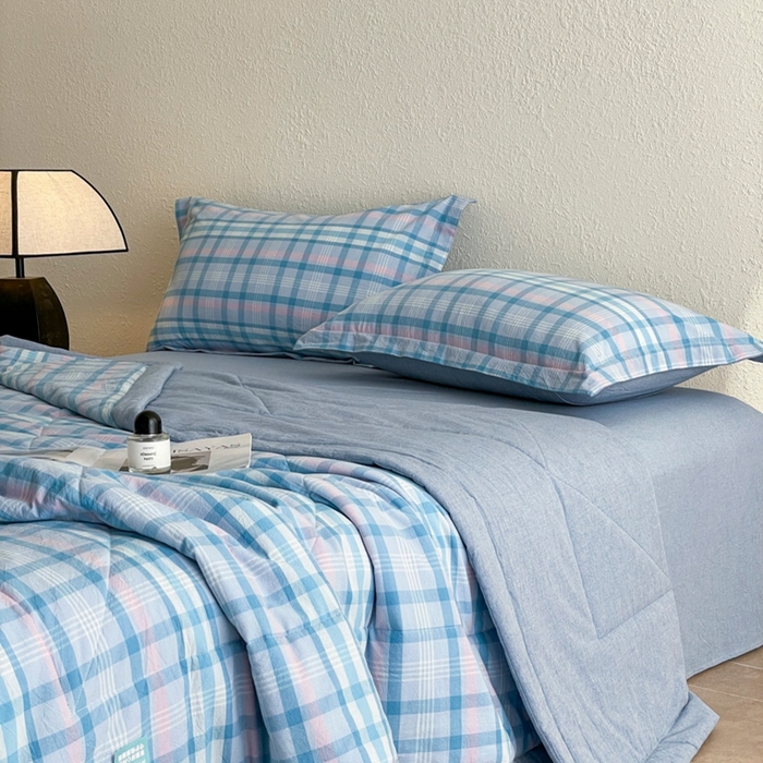 91家纺网 家纺一手货源 找家纺 宝士康家纺 2026新款10A抗菌无印风单夏被/夏被四件套 被子被芯 英伦蓝