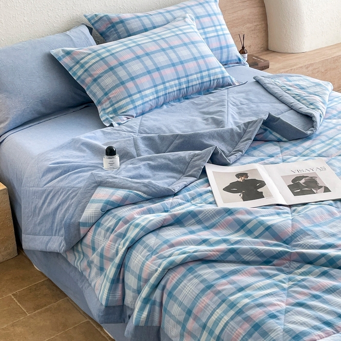 91家纺网 家纺一手货源 找家纺 宝士康家纺 2026新款10A抗菌无印风单夏被/夏被四件套 被子被芯 英伦蓝