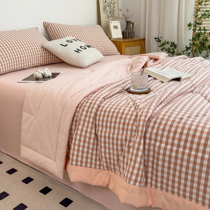 91家纺网 家纺一手货源 找家纺 宝士康家纺 2026新款10A抗菌无印风单夏被/夏被四件套 被子被芯 玉小格