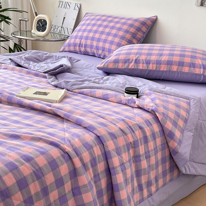 91家纺网 家纺一手货源 找家纺 宝士康家纺 2026新款10A抗菌无印风单夏被/夏被四件套 被子被芯 紫粉中格