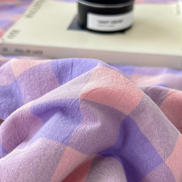 91家纺网 家纺一手货源 找家纺 宝士康家纺 2026新款10A抗菌无印风单夏被/夏被四件套 被子被芯 紫粉中格