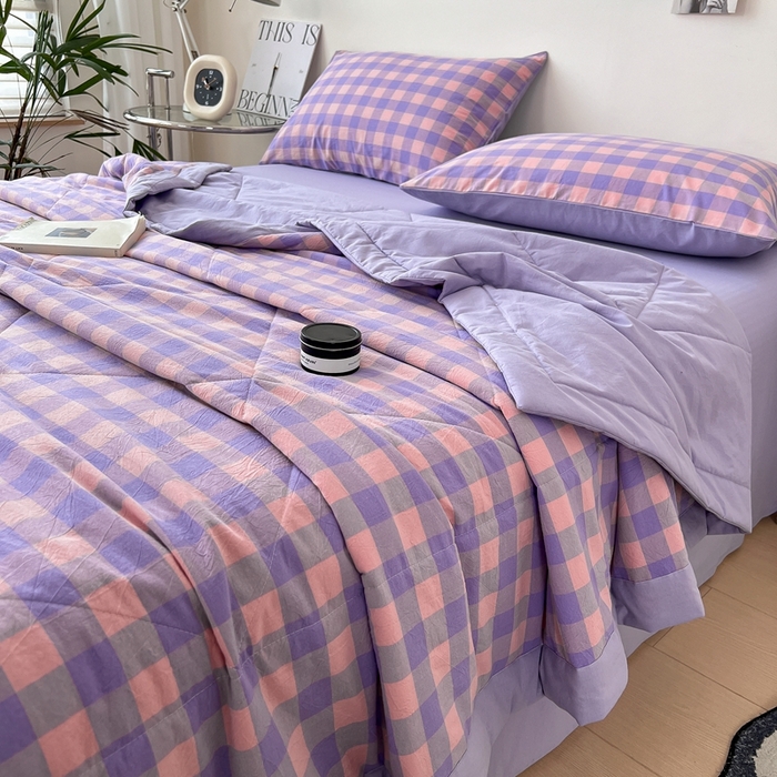 91家纺网 家纺一手货源 找家纺 宝士康家纺 2026新款10A抗菌无印风单夏被/夏被四件套 被子被芯 紫粉中格